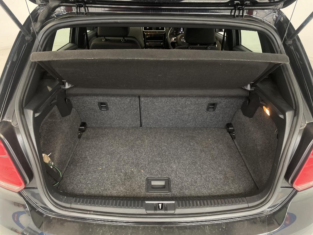 Photo '14' of Volkswagen Polo Photo '14' of Volkswagen Polo