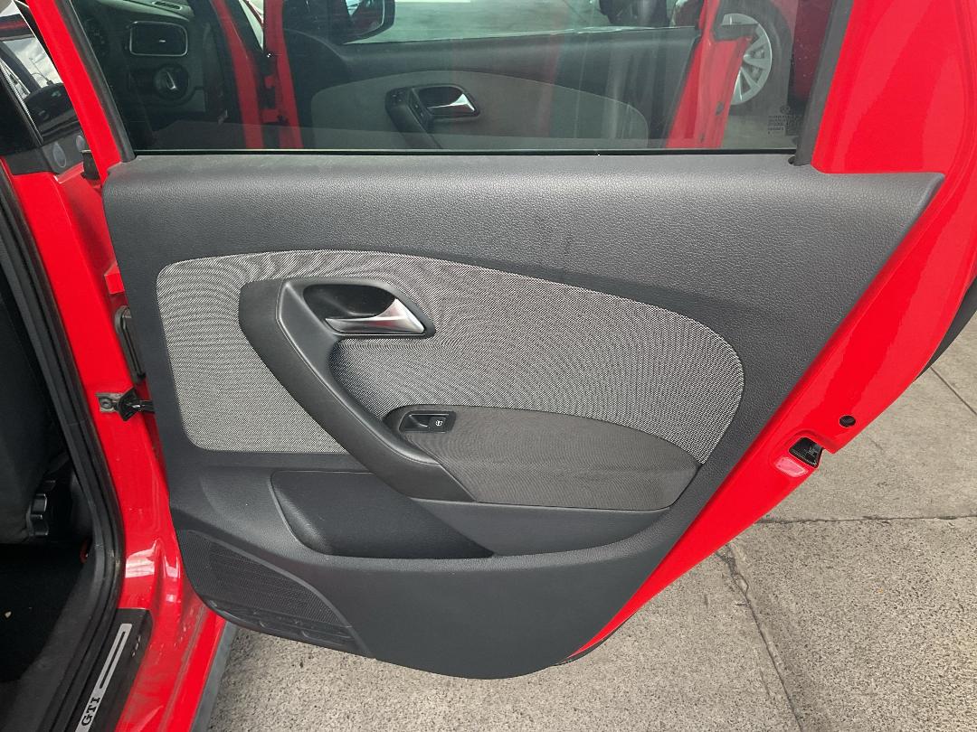 Photo '17' of Volkswagen Polo Photo '17' of Volkswagen Polo