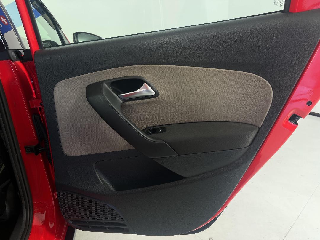 Photo '19' of Volkswagen Polo