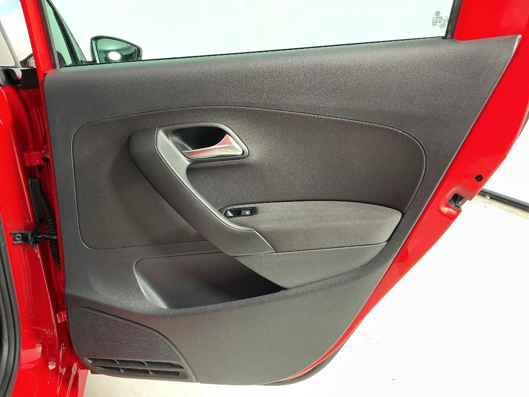 Photo '19' of Volkswagen Polo Photo '19' of Volkswagen Polo