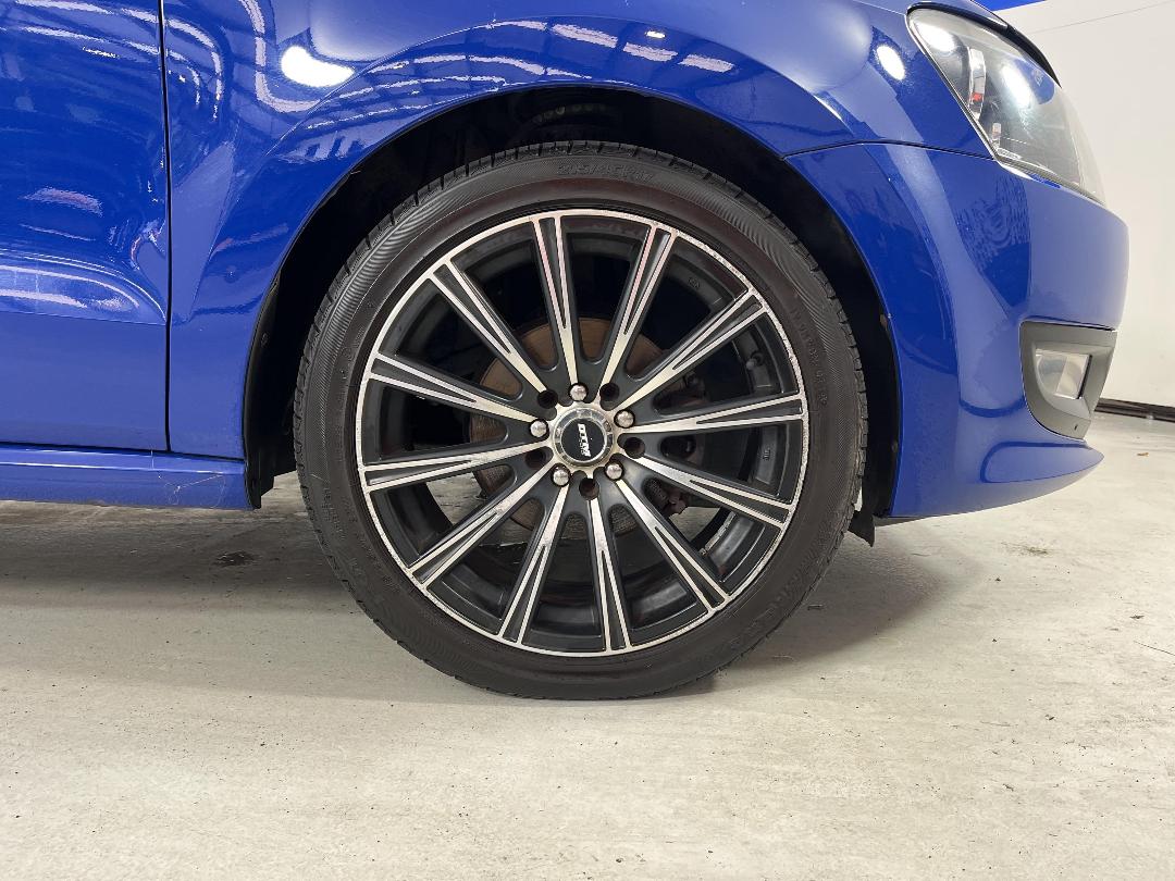 Photo '9' of Volkswagen Polo Photo '9' of Volkswagen Polo