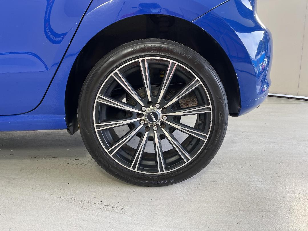 Photo '11' of Volkswagen Polo Photo '11' of Volkswagen Polo