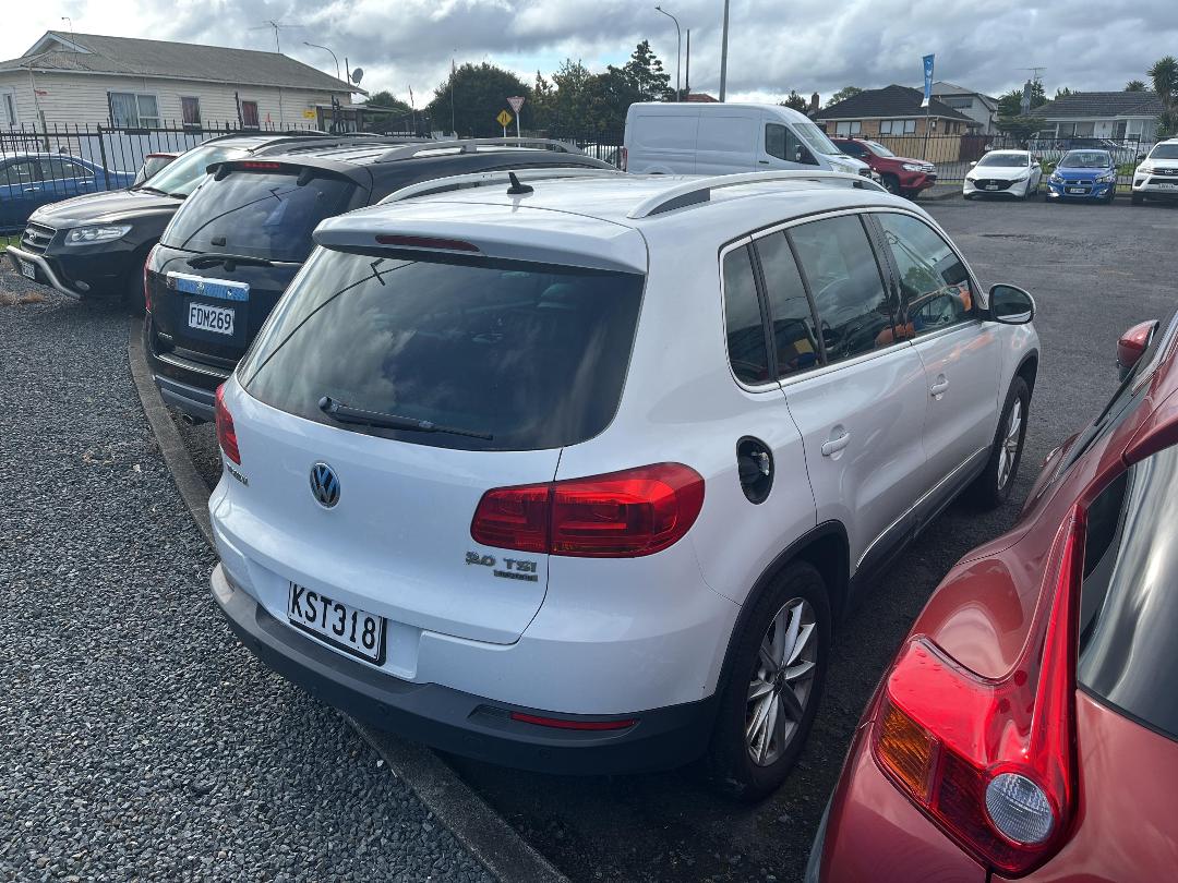 Photo '5' of Volkswagen Tiguan TSI Photo '5' of Volkswagen Tiguan TSI