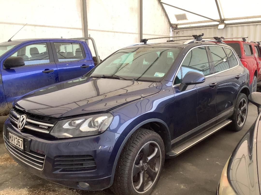 Photo '2' of Volkswagen Touareg Hybrid Photo '2' of Volkswagen Touareg Hybrid