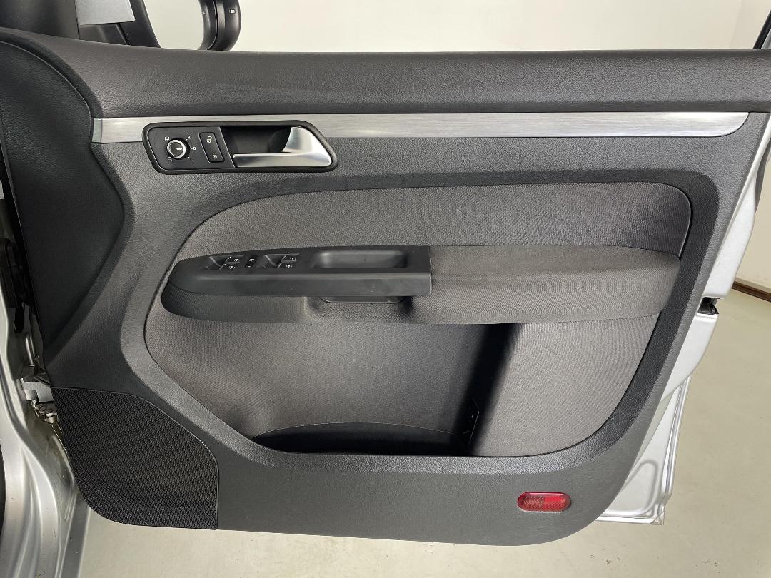 Photo '15' of Volkswagen Touran