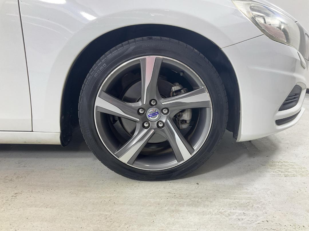 Photo '7' of Volvo V60