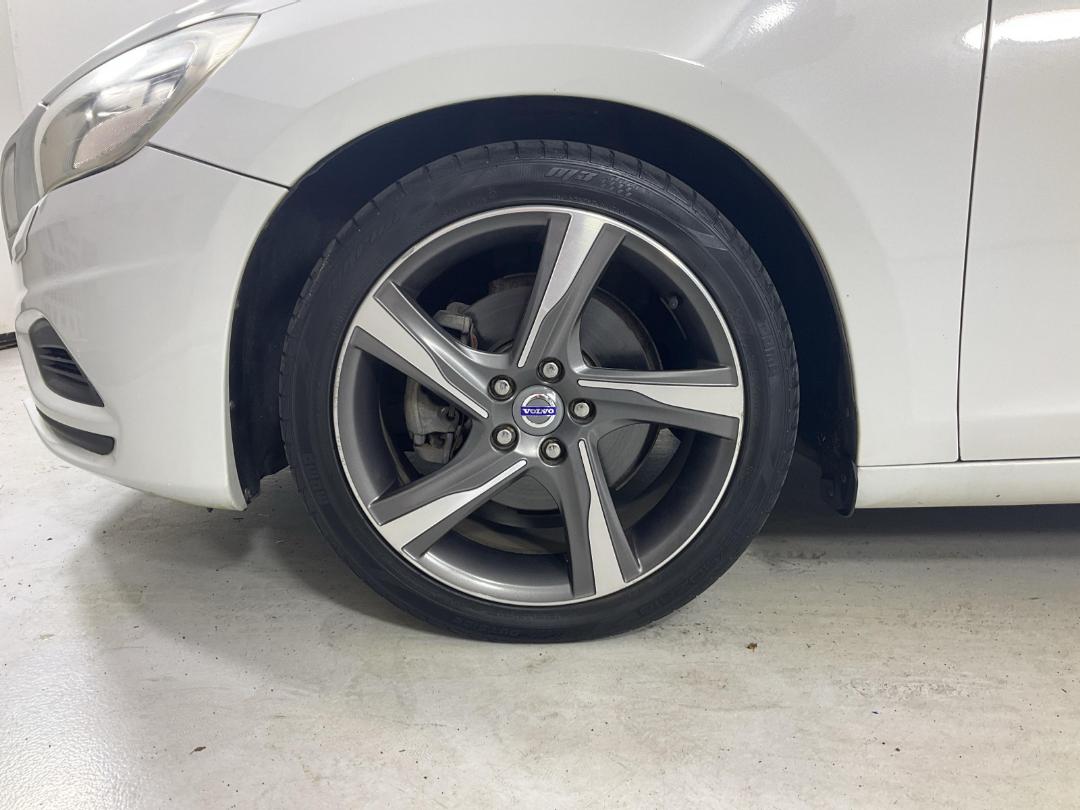 Photo '8' of Volvo V60