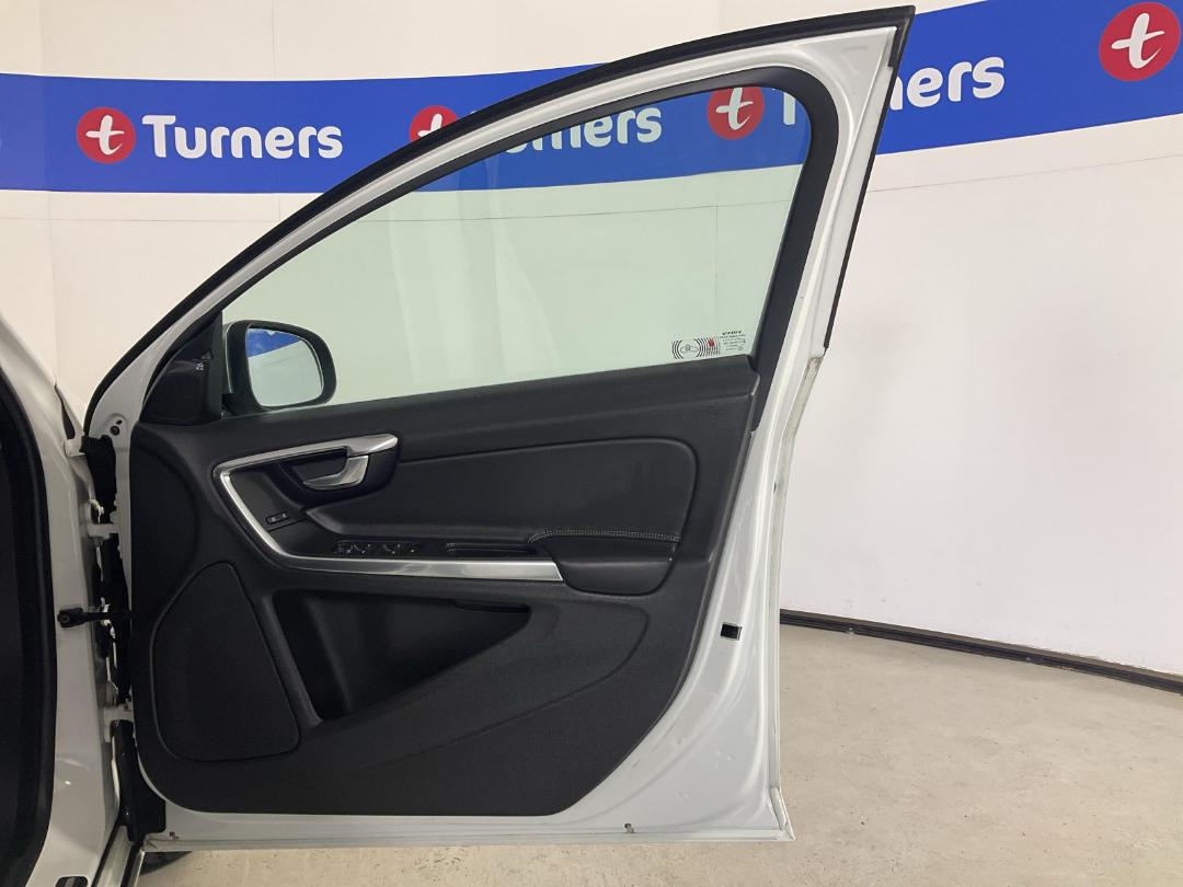 Photo '13' of Volvo V60