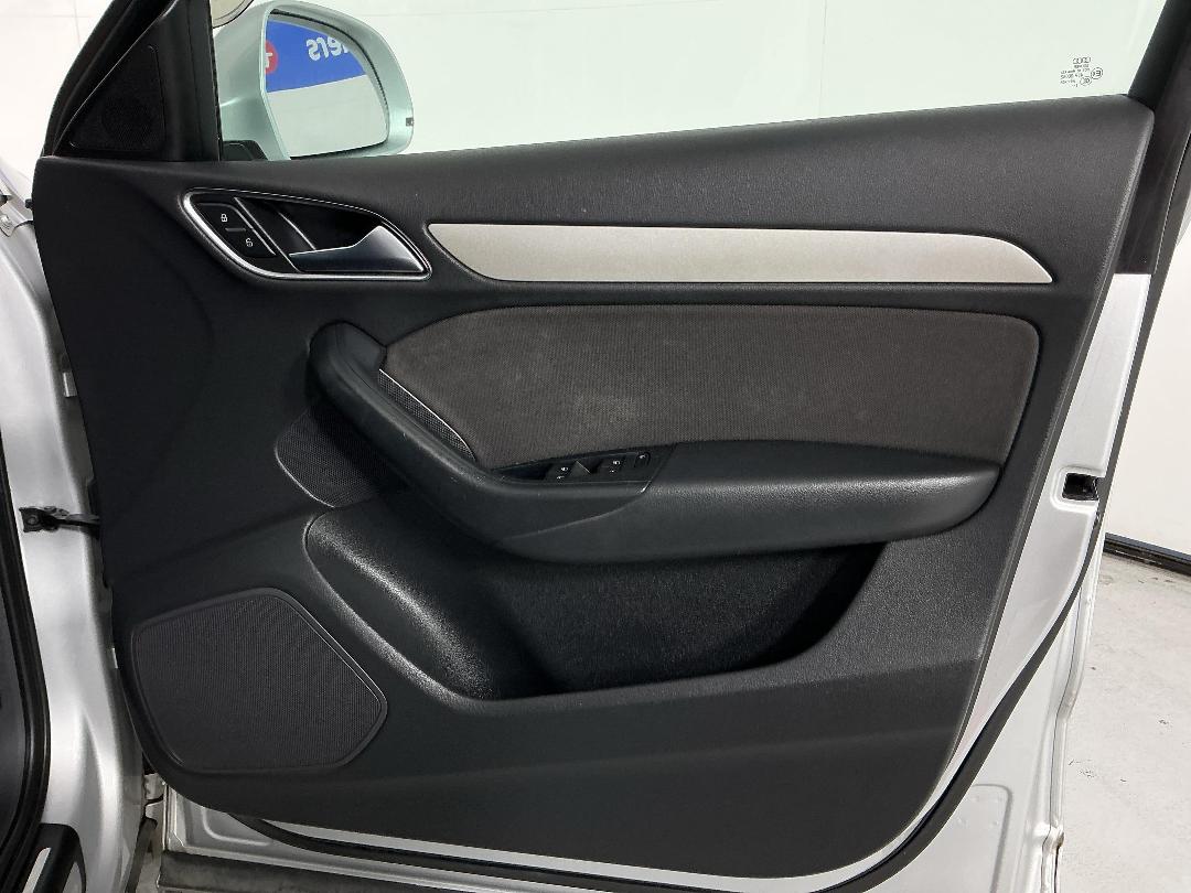 Photo '15' of Audi Q3