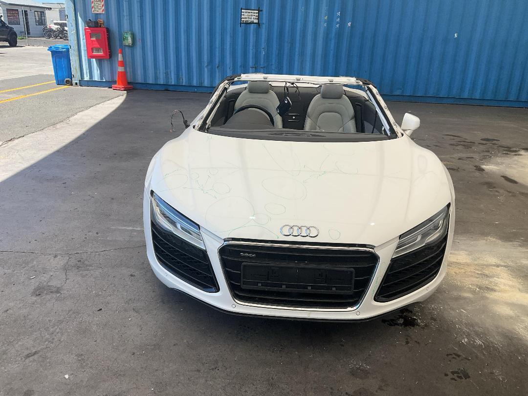 Photo '2' of Audi R8 Spyder 4.2 Photo '2' of Audi R8 Spyder 4.2