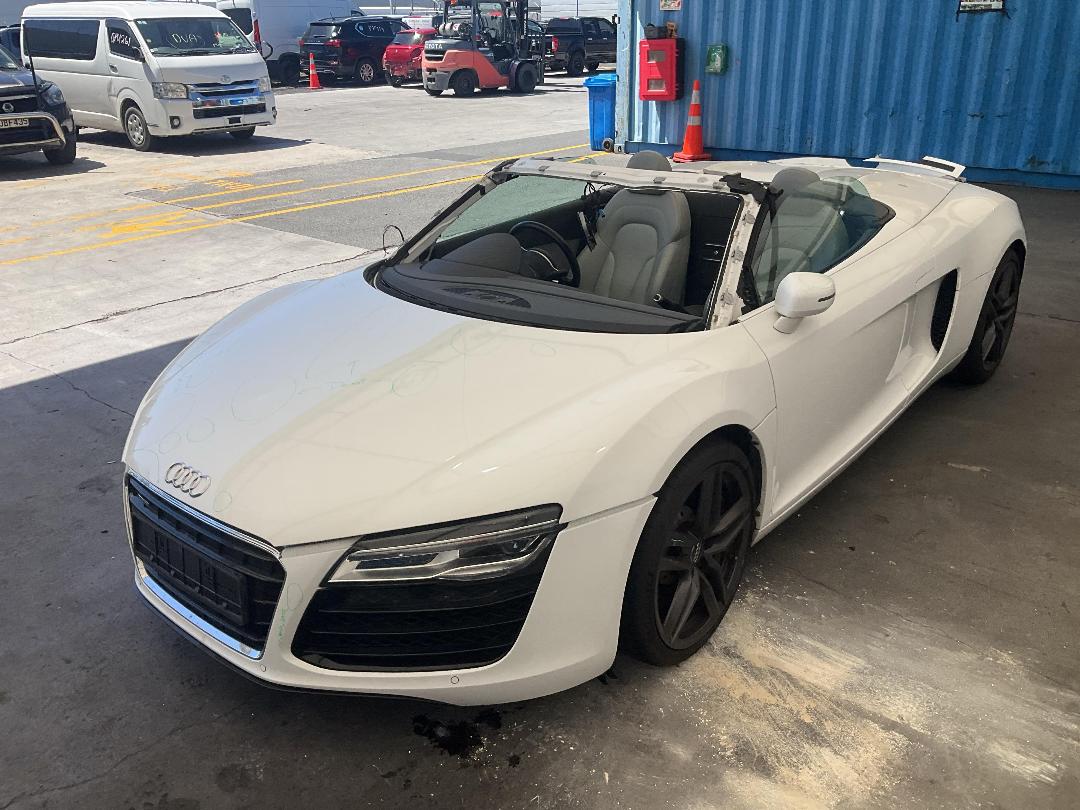 Photo '3' of Audi R8 Spyder 4.2 Photo '3' of Audi R8 Spyder 4.2