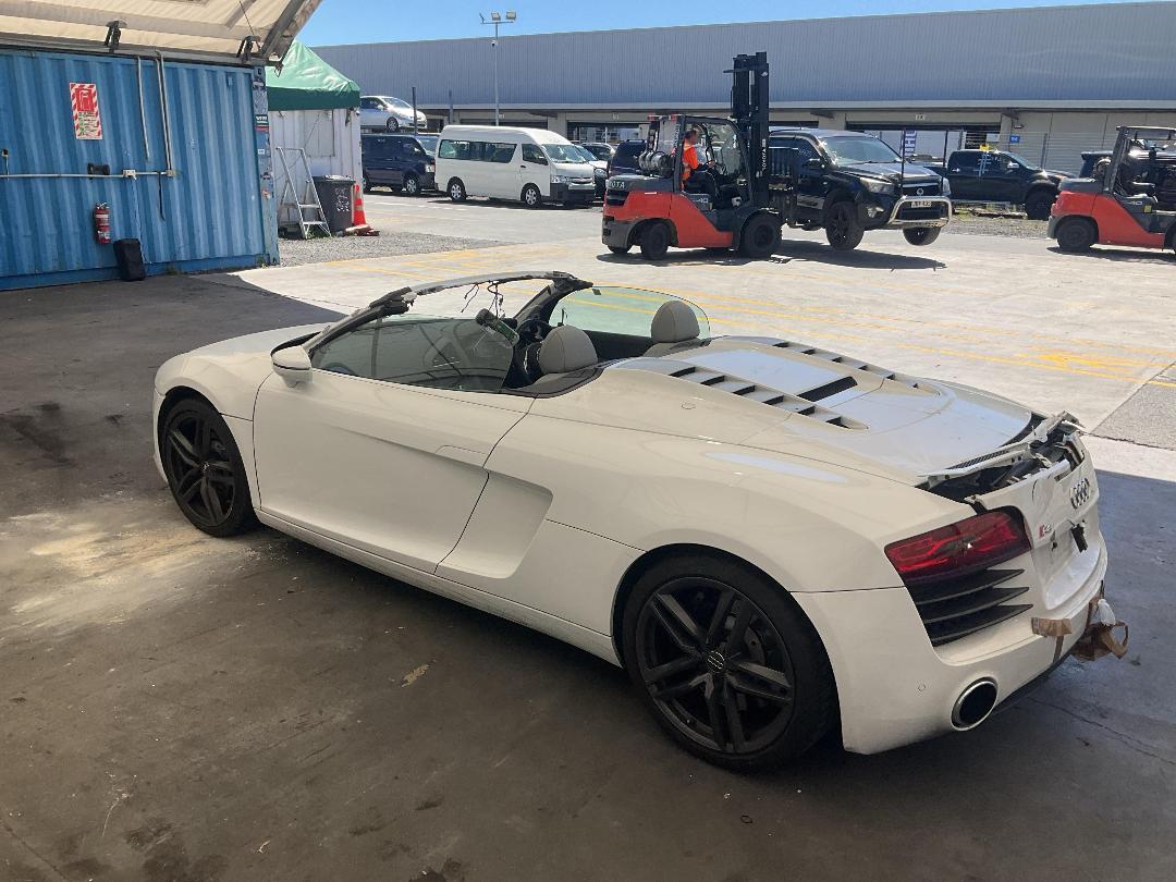 Photo '4' of Audi R8 Spyder 4.2 Photo '4' of Audi R8 Spyder 4.2