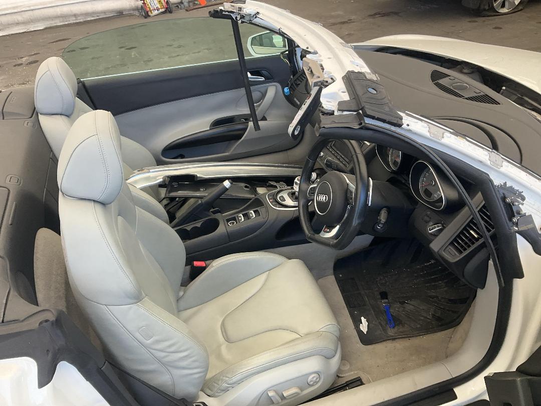 Photo '18' of Audi R8 Spyder 4.2 Photo '18' of Audi R8 Spyder 4.2