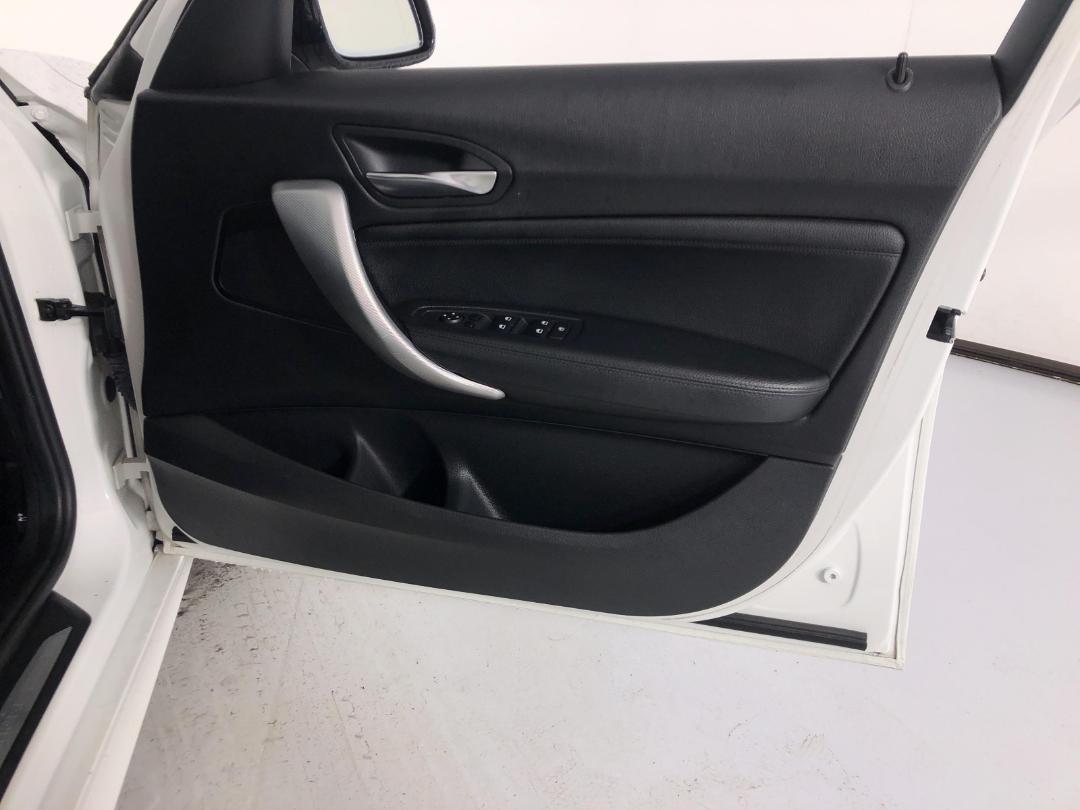 Photo '15' of BMW 1 Series Photo '15' of BMW 1 Series