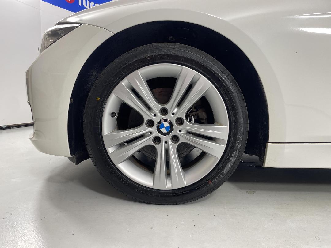 Photo '10' of BMW 3 Series