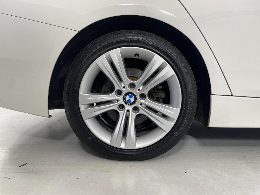 Photo '12' of BMW 3 Series