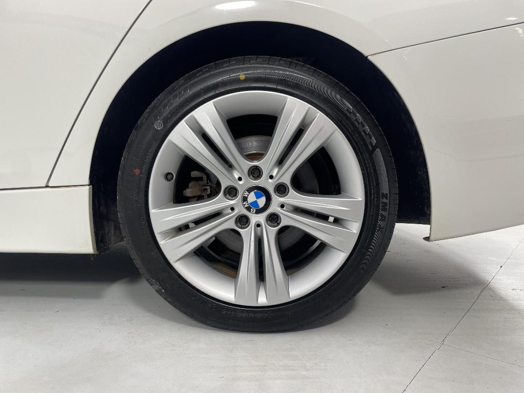 Photo '11' of BMW 3 Series