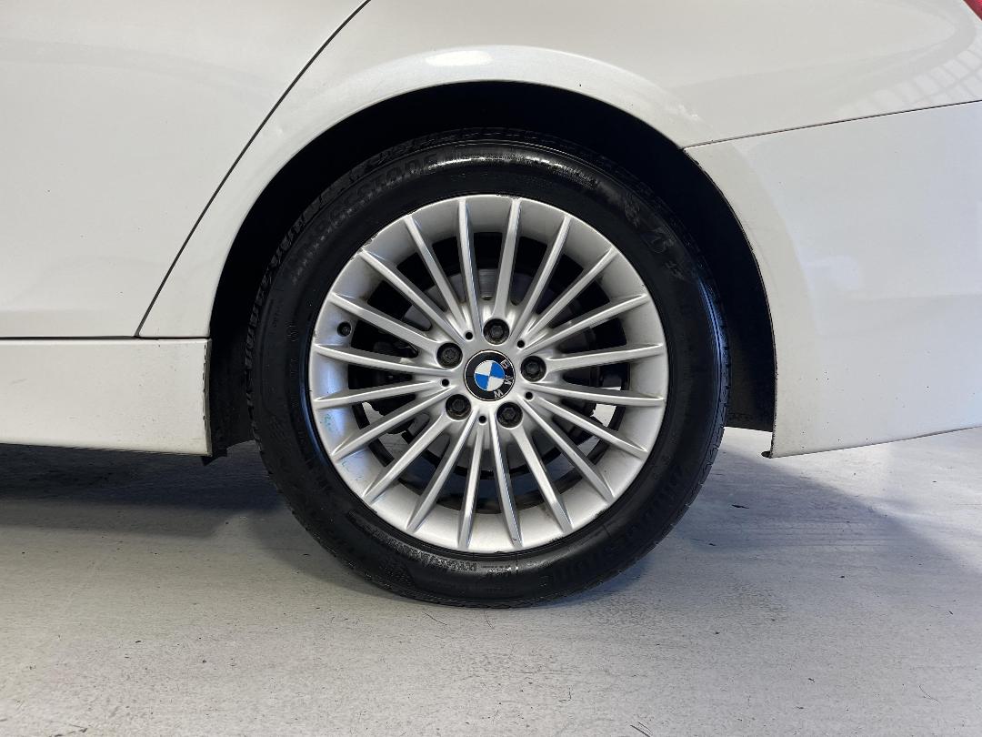 Photo '11' of BMW 3 Series