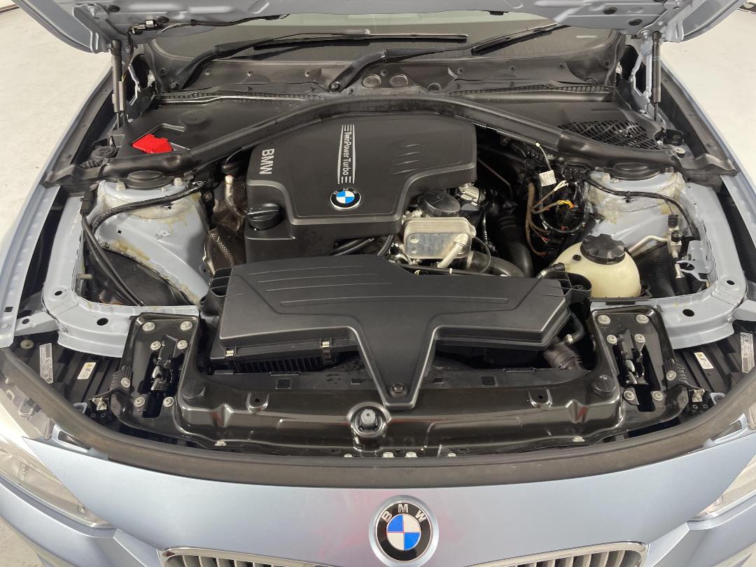 Photo '13' of BMW 3 Series Photo '13' of BMW 3 Series