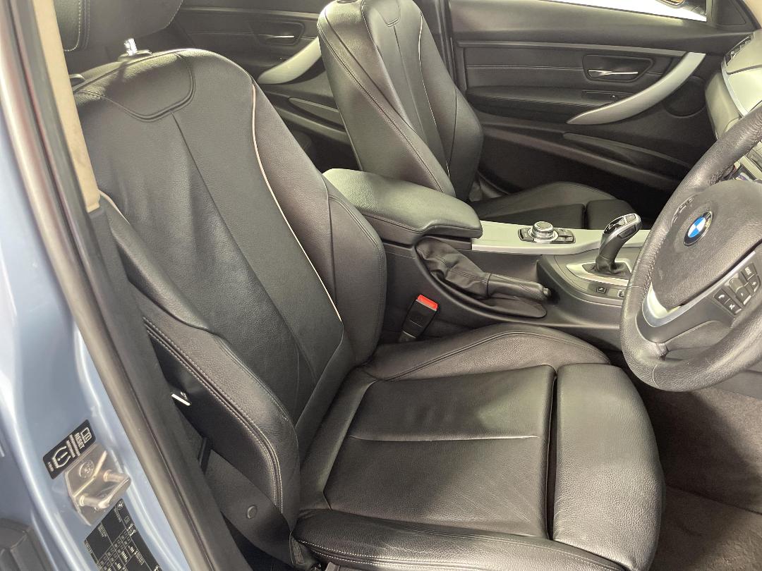 Photo '16' of BMW 3 Series Photo '16' of BMW 3 Series