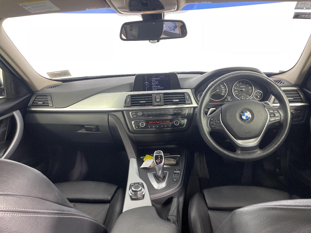 Photo '17' of BMW 3 Series Photo '17' of BMW 3 Series