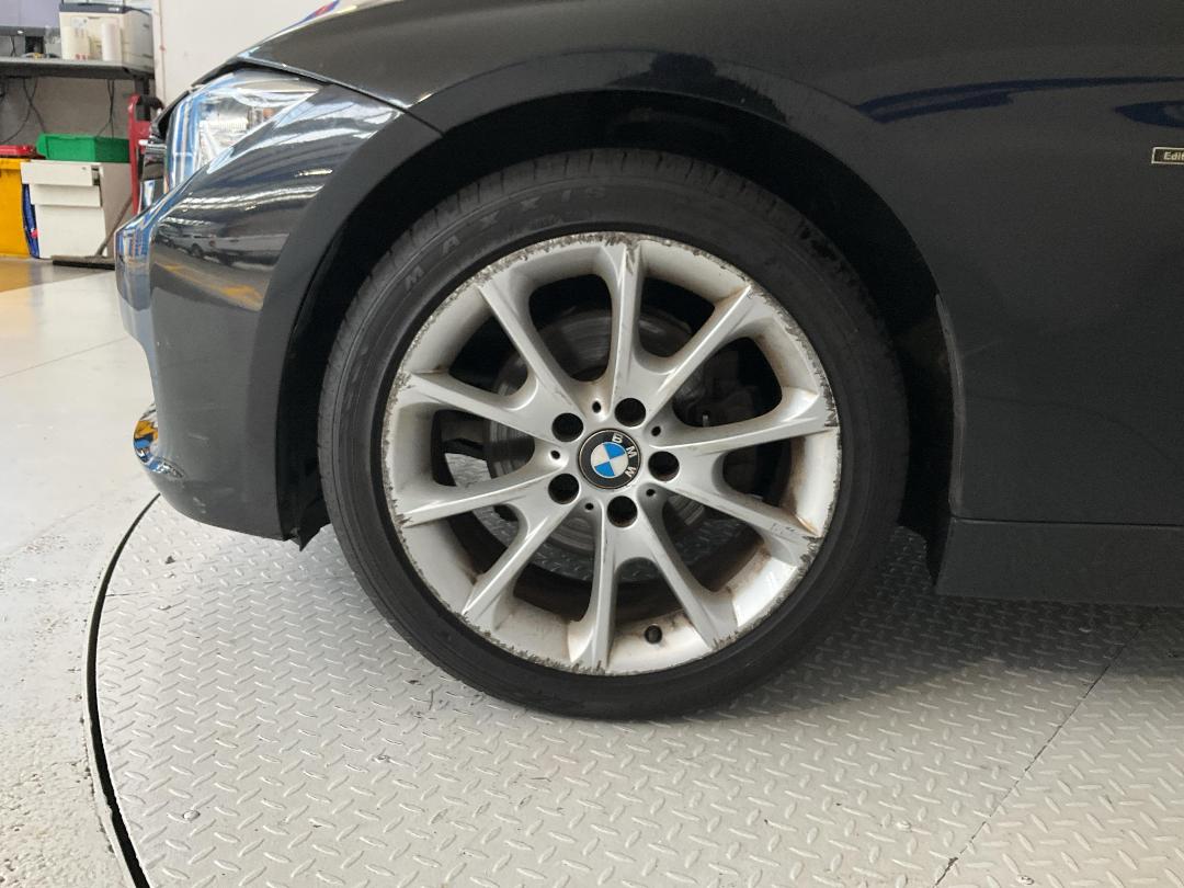 Photo '10' of BMW 3 Series Photo '10' of BMW 3 Series