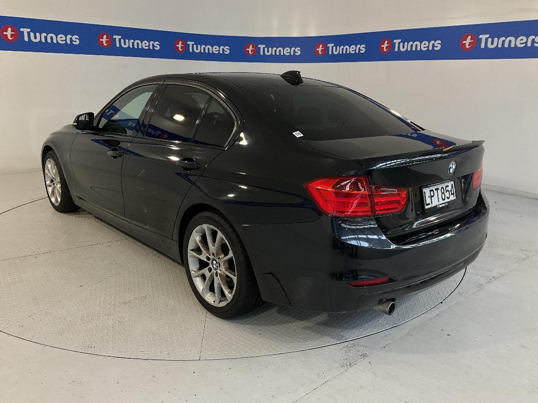 Photo '5' of BMW 3 Series Photo '5' of BMW 3 Series