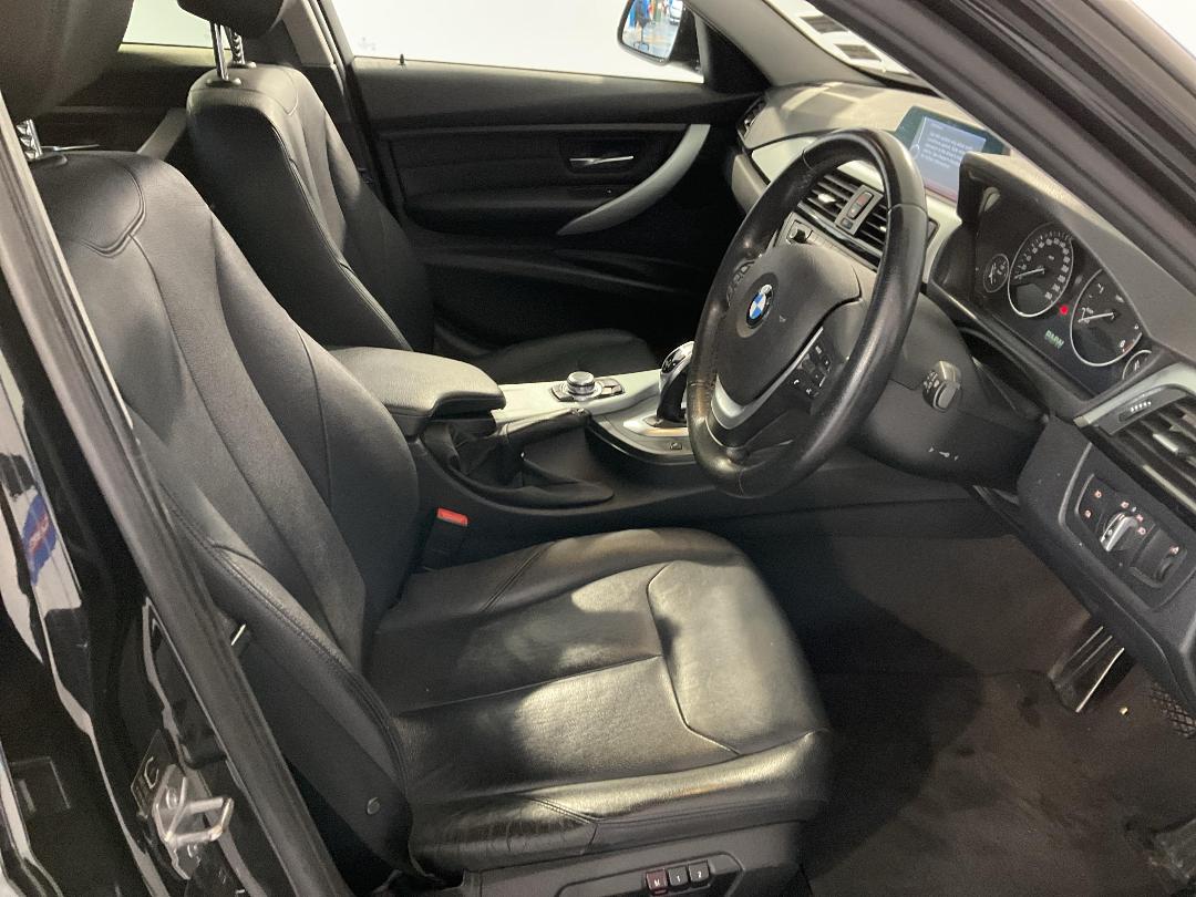 Photo '16' of BMW 3 Series Photo '16' of BMW 3 Series