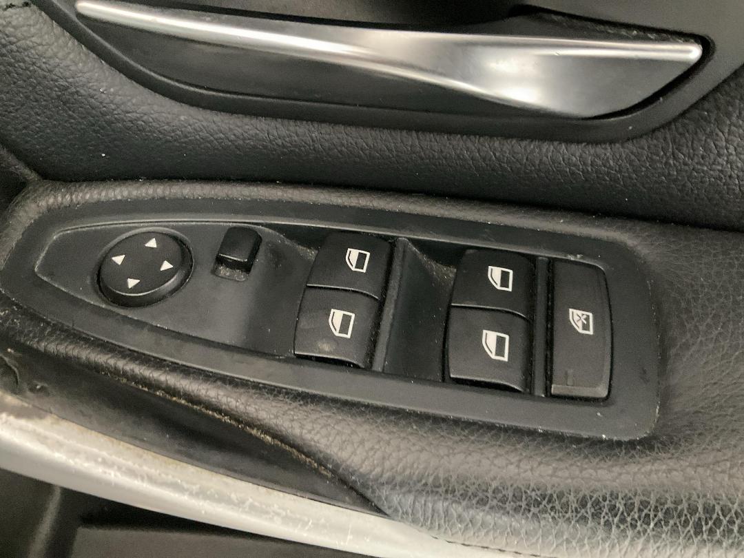 Photo '23' of BMW 3 Series Photo '23' of BMW 3 Series