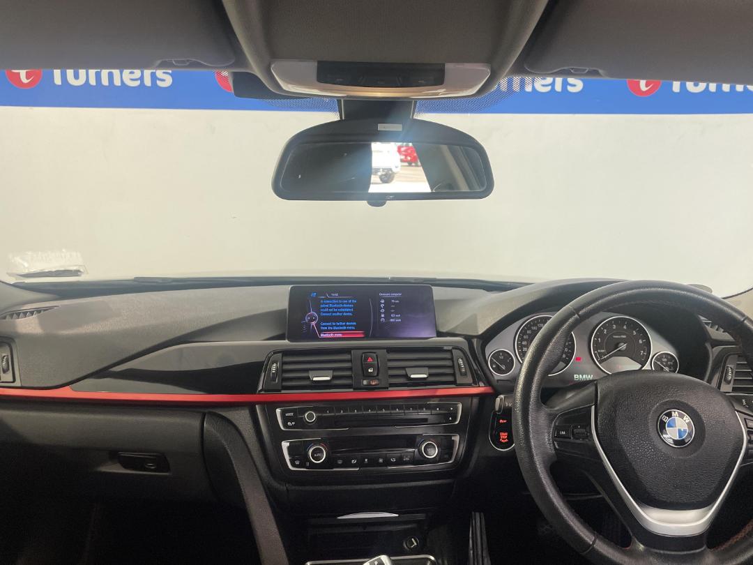 Photo '17' of BMW 320I