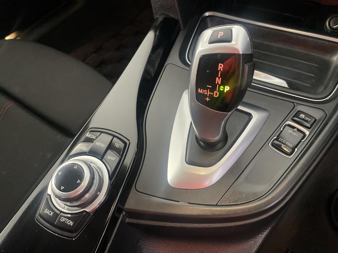 Photo '32' of BMW 320I