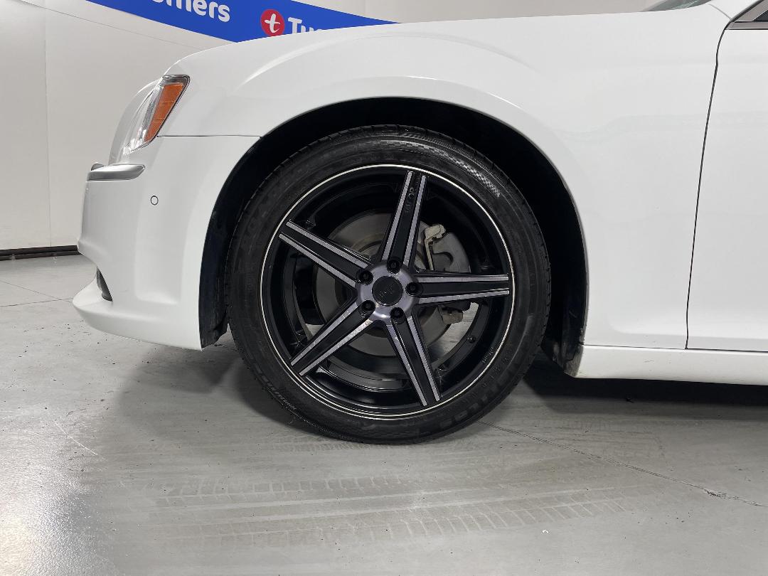 Photo '10' of Chrysler 300C Photo '10' of Chrysler 300C