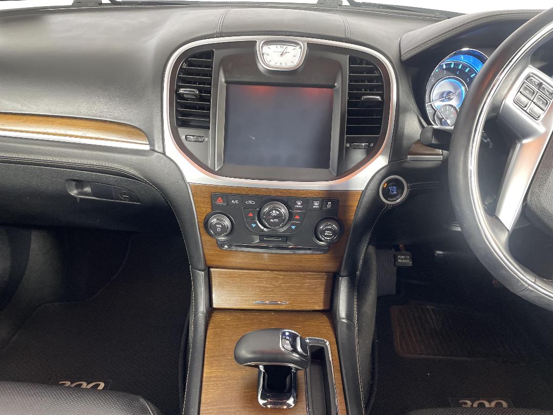 Photo '18' of Chrysler 300C Photo '18' of Chrysler 300C