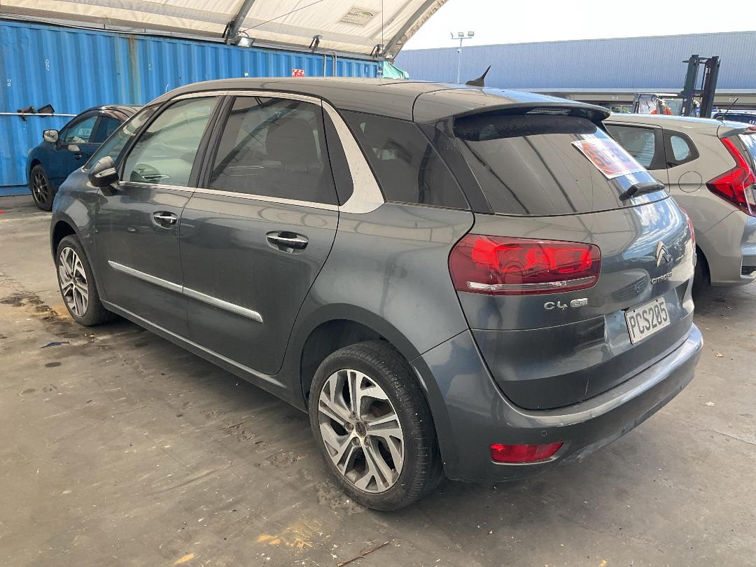 Photo '16' of Citroen C4 Ehdi