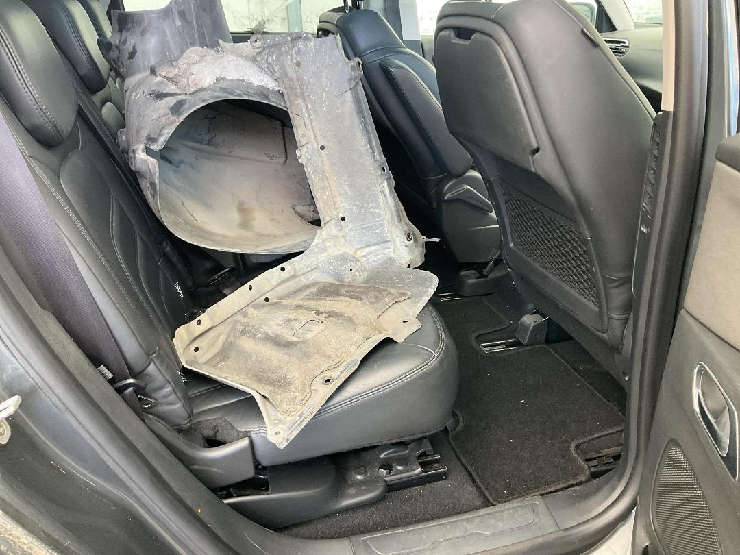 Photo '27' of Citroen C4 Ehdi