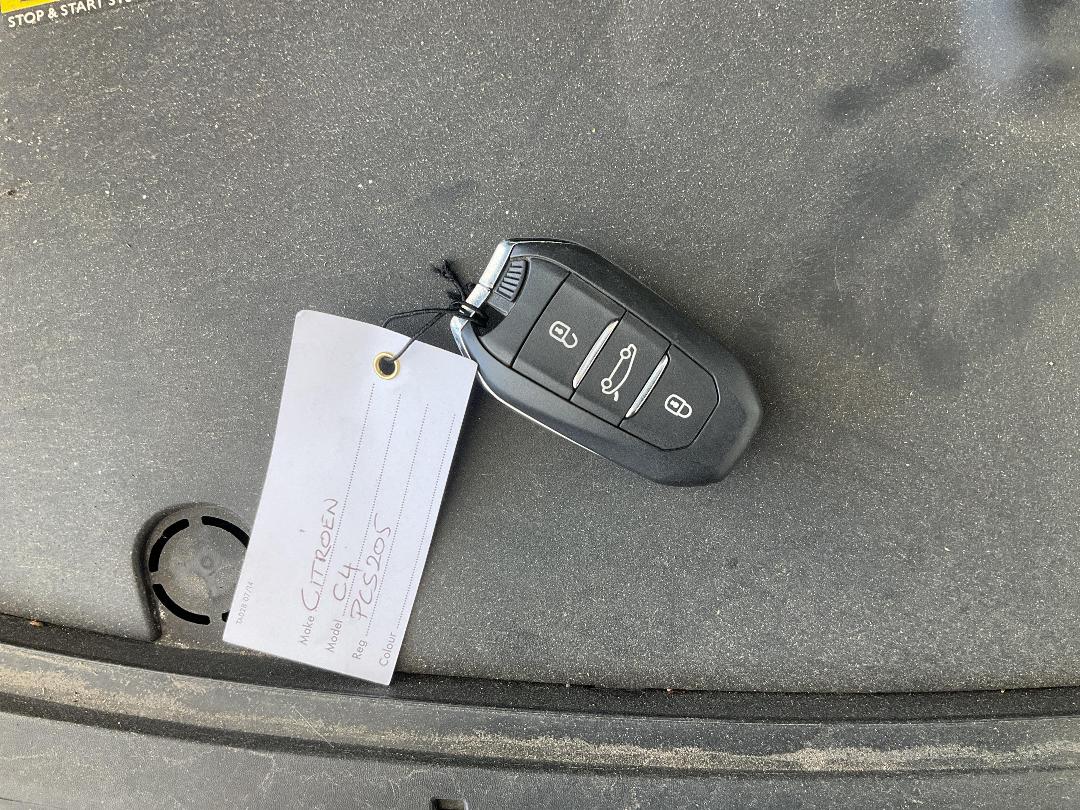 Photo '33' of Citroen C4 Ehdi