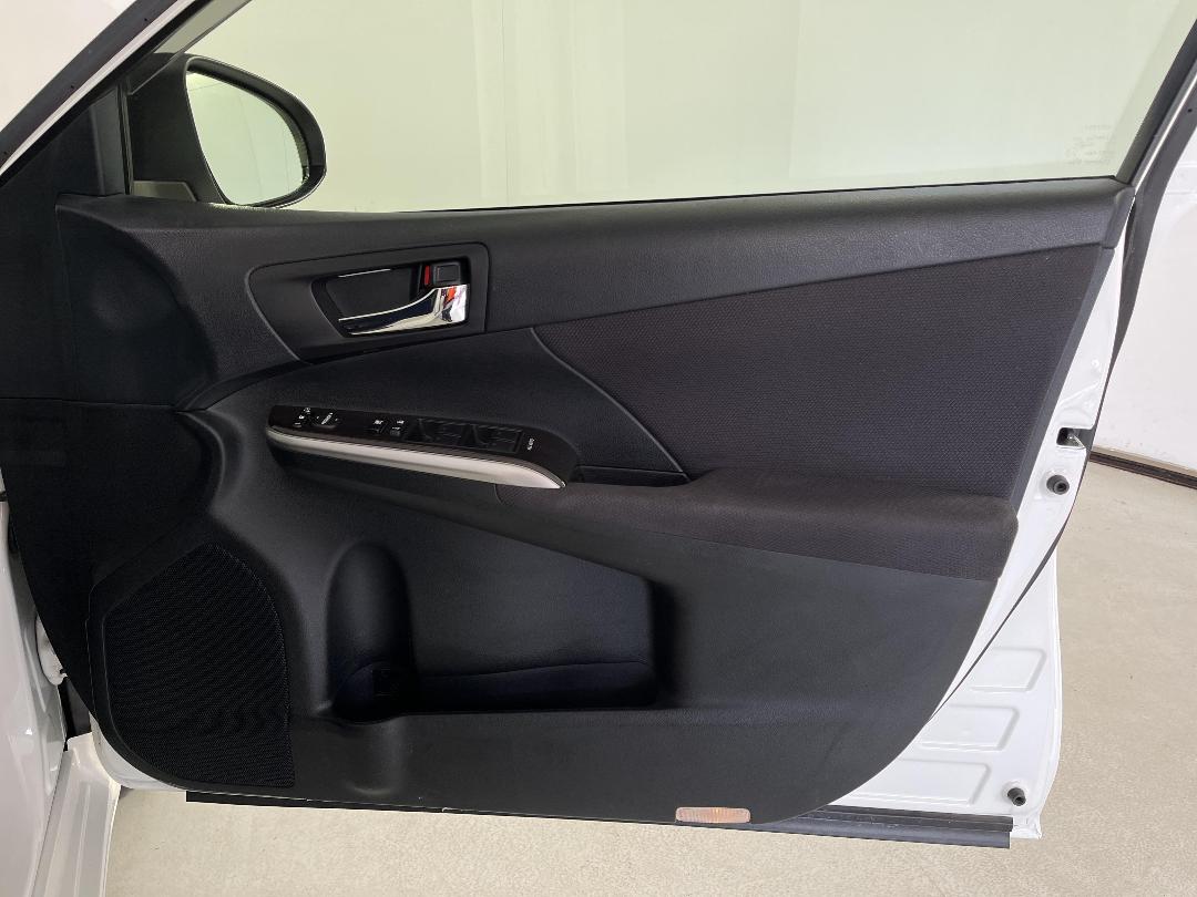 Photo '15' of Daihatsu Altis Photo '15' of Daihatsu Altis