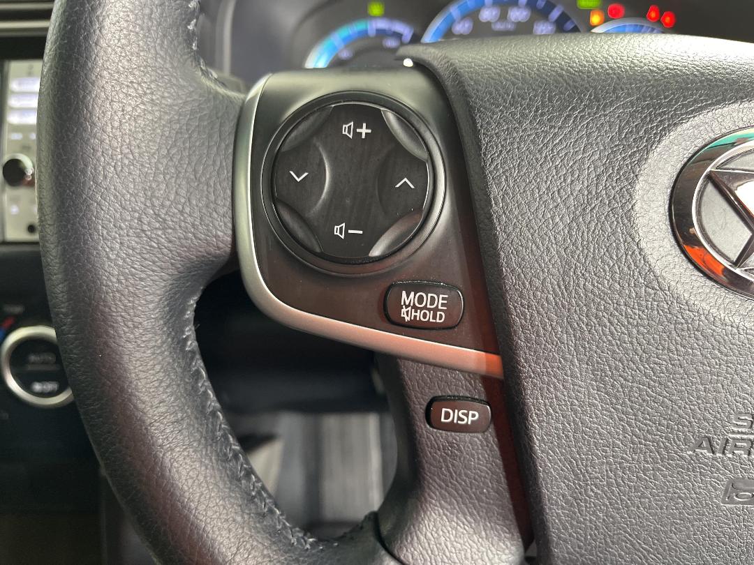 Photo '24' of Daihatsu Altis Photo '24' of Daihatsu Altis