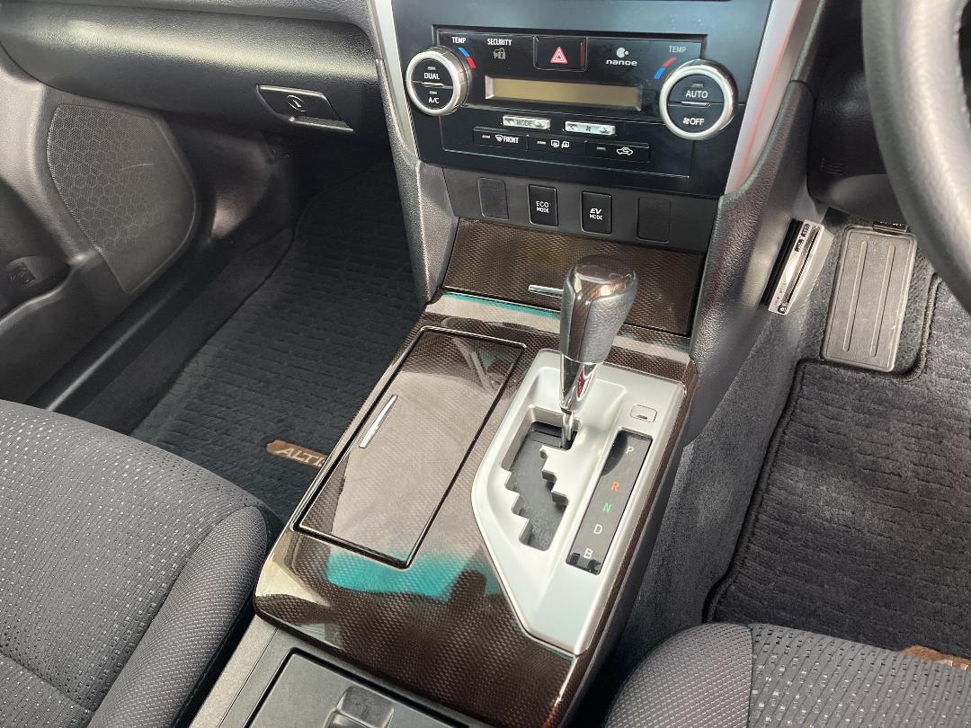 Photo '18' of Daihatsu Altis Photo '18' of Daihatsu Altis