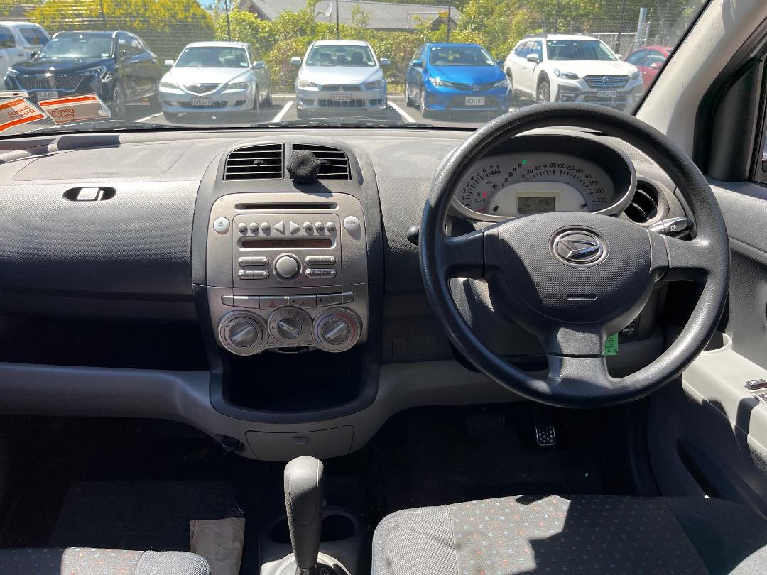 Photo '18' of Daihatsu Sirion Photo '18' of Daihatsu Sirion