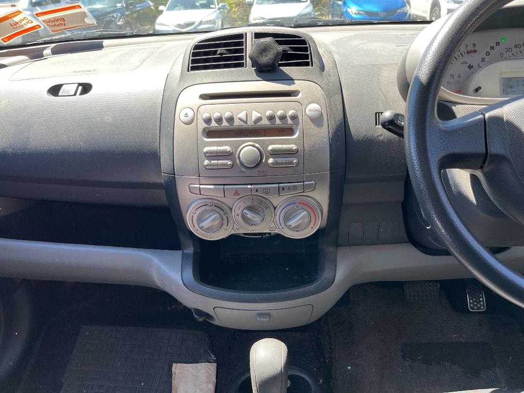 Photo '19' of Daihatsu Sirion Photo '19' of Daihatsu Sirion