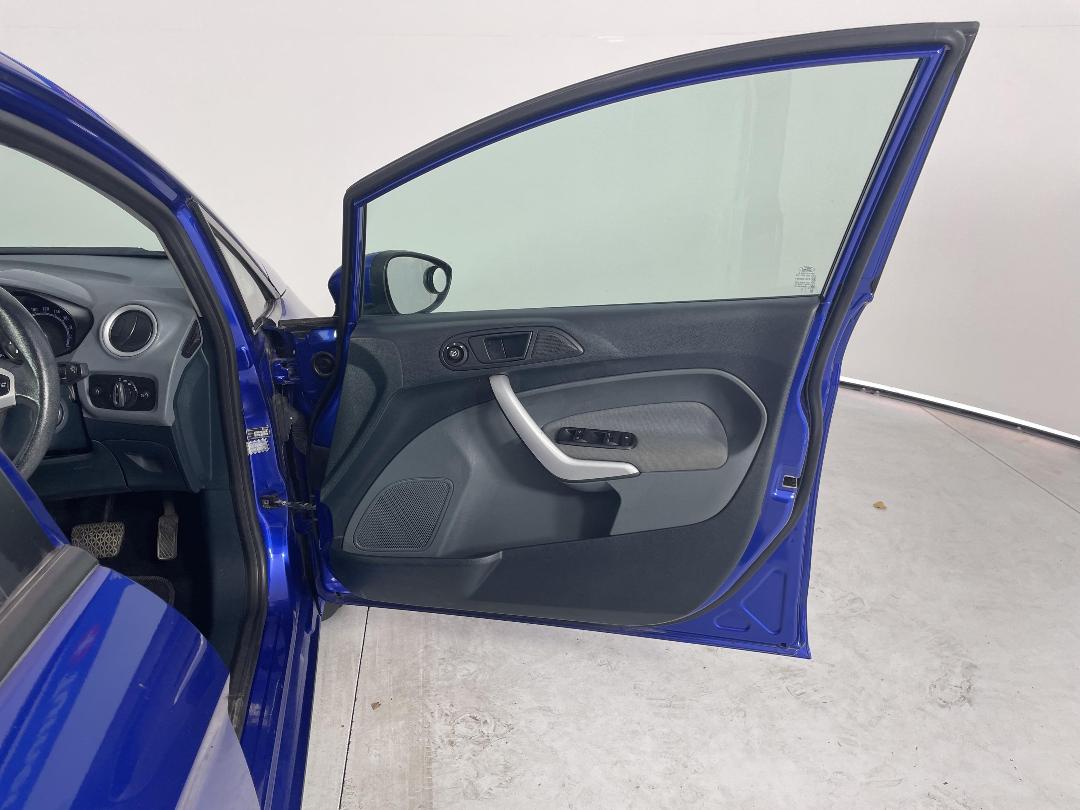 Photo '15' of Ford Fiesta