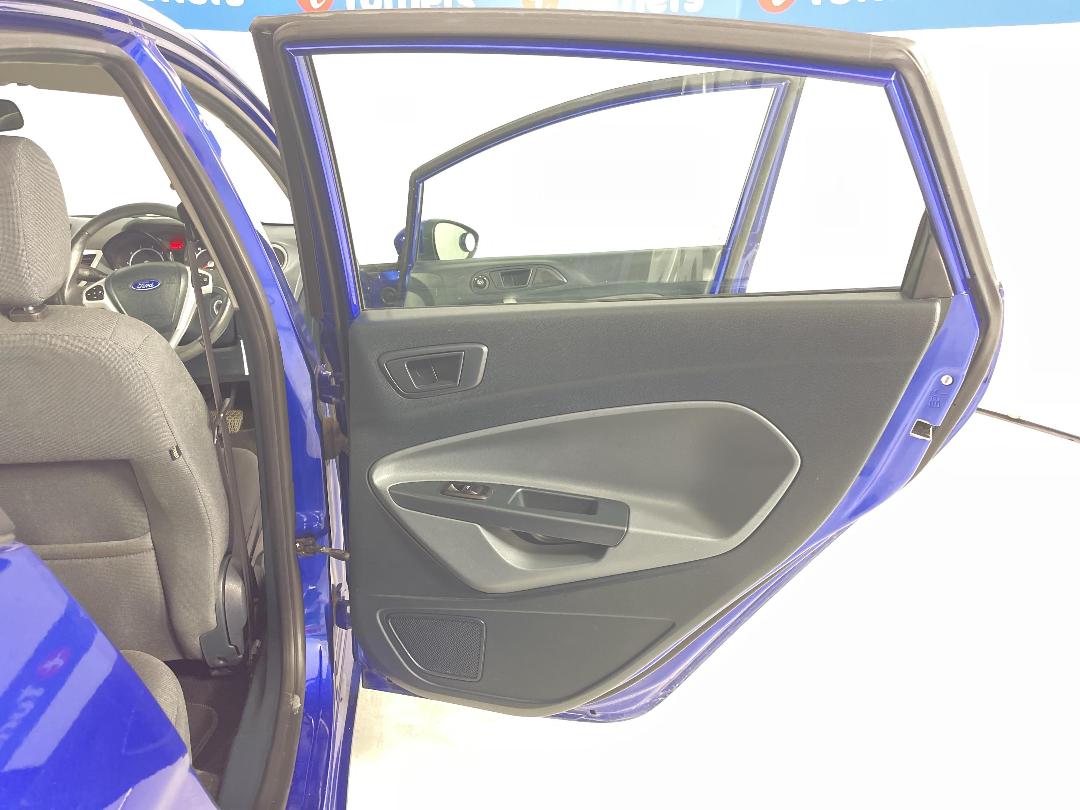 Photo '19' of Ford Fiesta