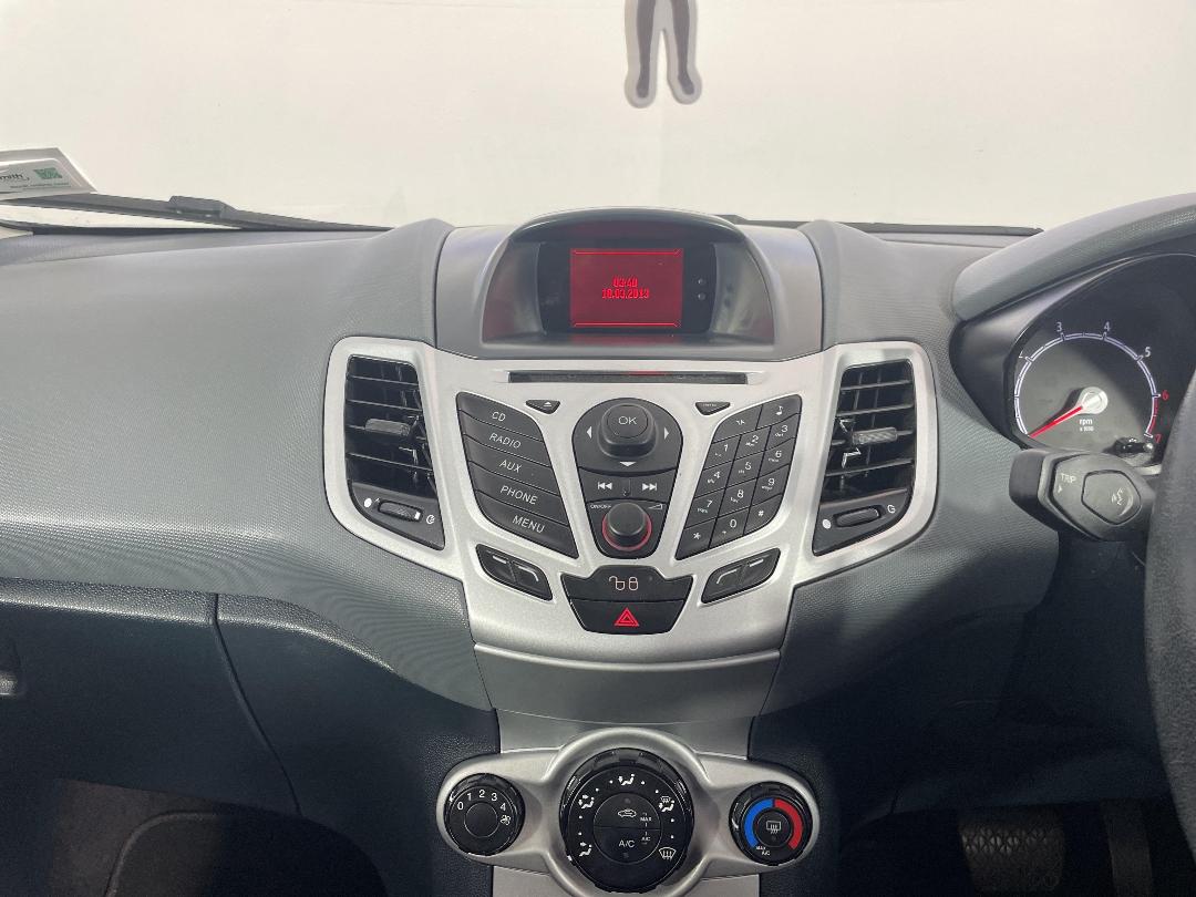 Photo '18' of Ford Fiesta