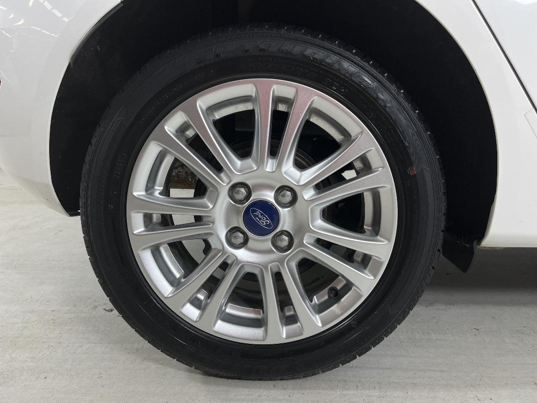 Photo '12' of Ford Fiesta Photo '12' of Ford Fiesta