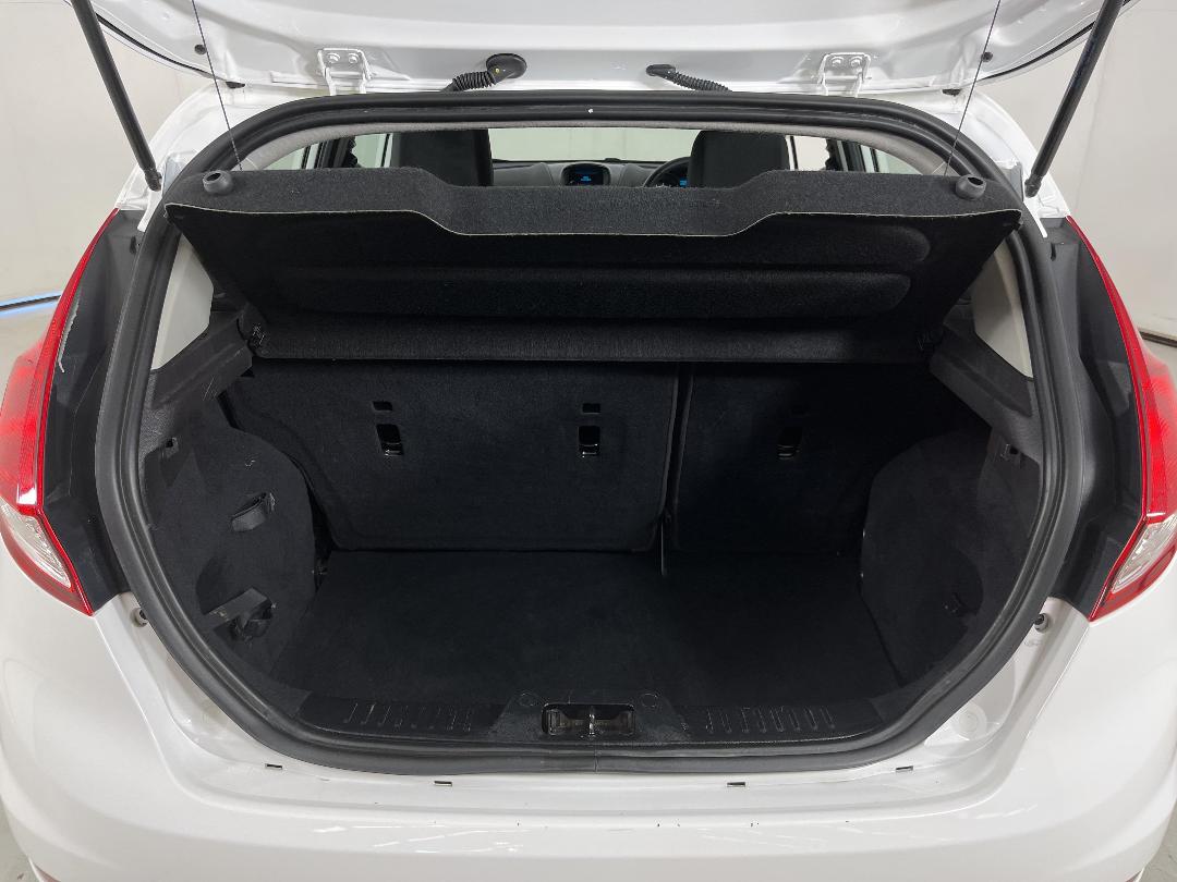 Photo '14' of Ford Fiesta Photo '14' of Ford Fiesta