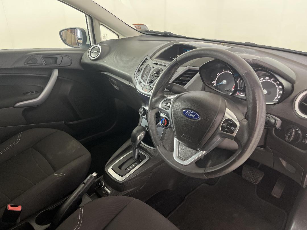 Photo '16' of Ford Fiesta Photo '16' of Ford Fiesta