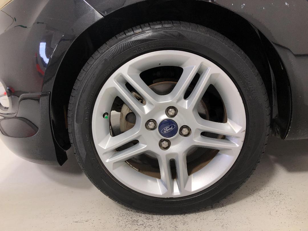 Photo '10' of Ford Fiesta Photo '10' of Ford Fiesta