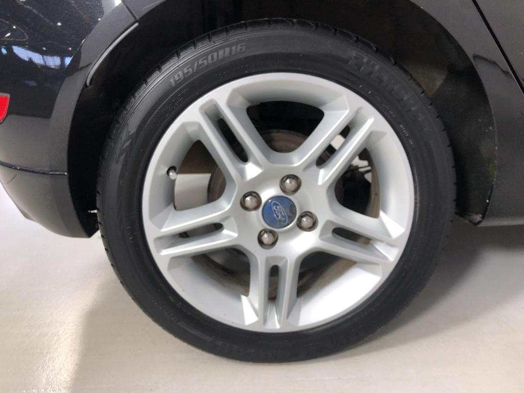 Photo '12' of Ford Fiesta Photo '12' of Ford Fiesta