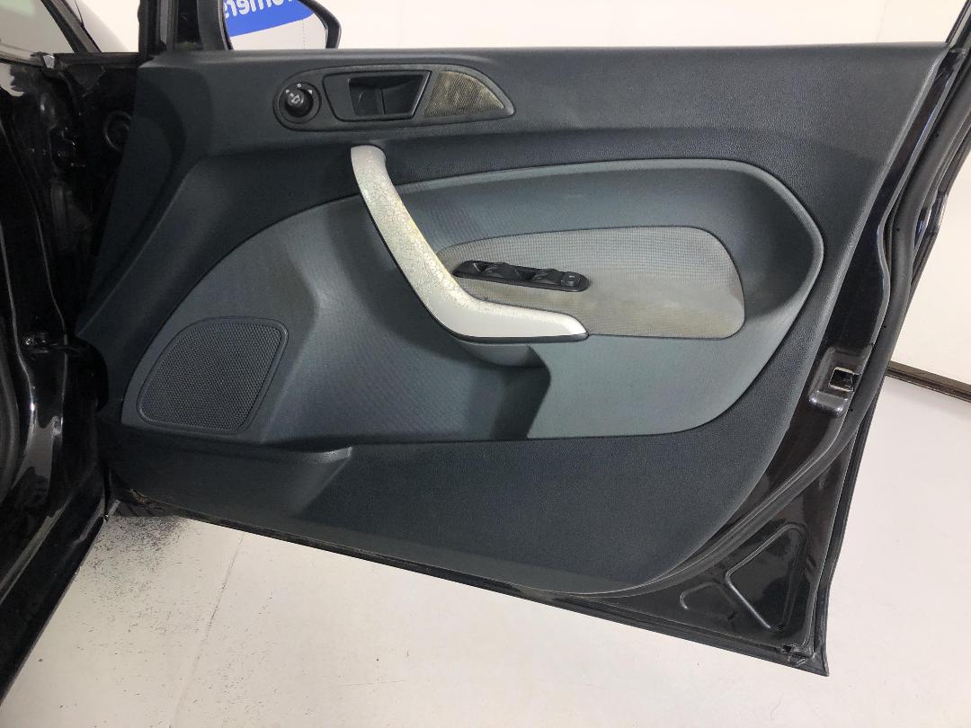 Photo '15' of Ford Fiesta Photo '15' of Ford Fiesta